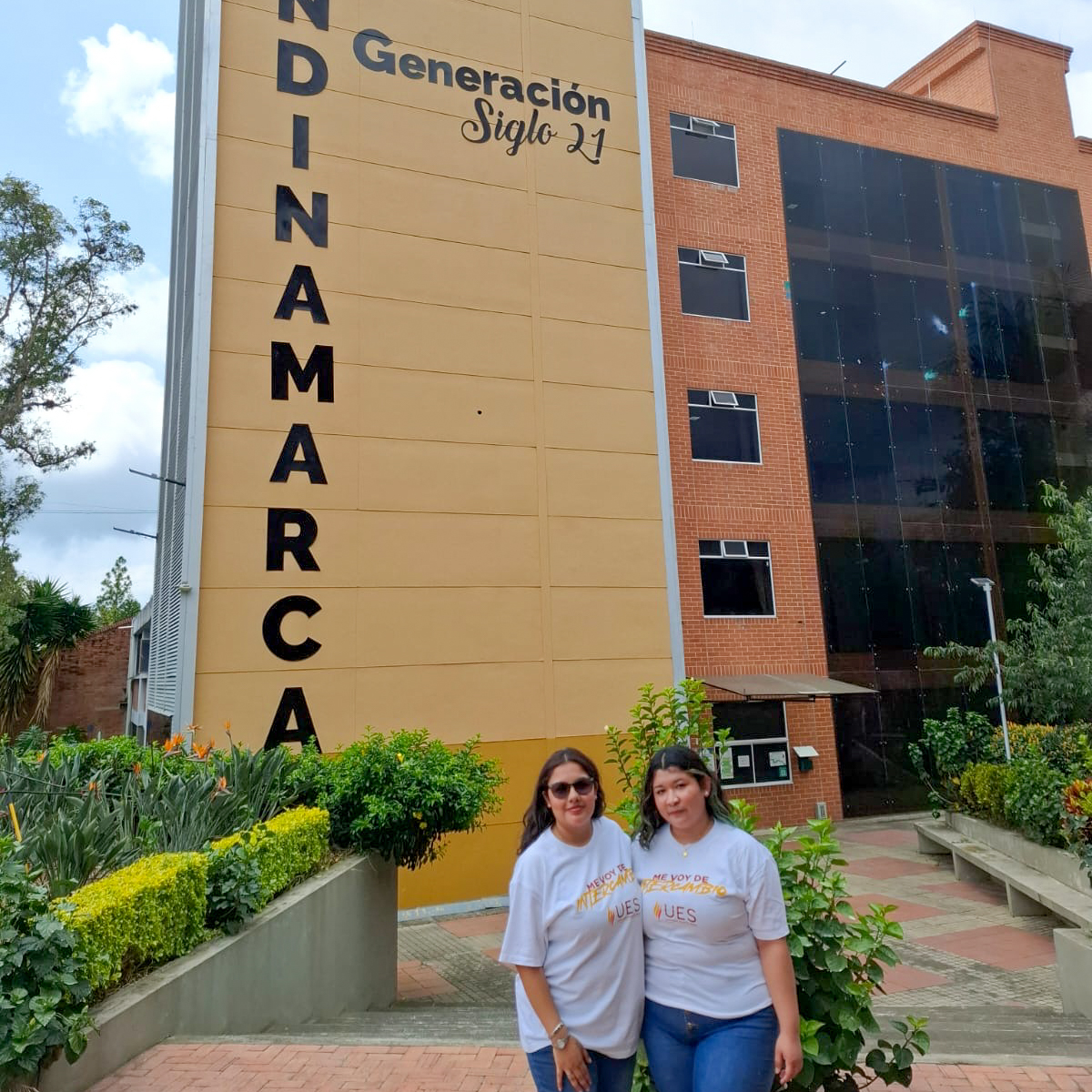 Estudiantes de la UES realizan estancia académica en Colombia